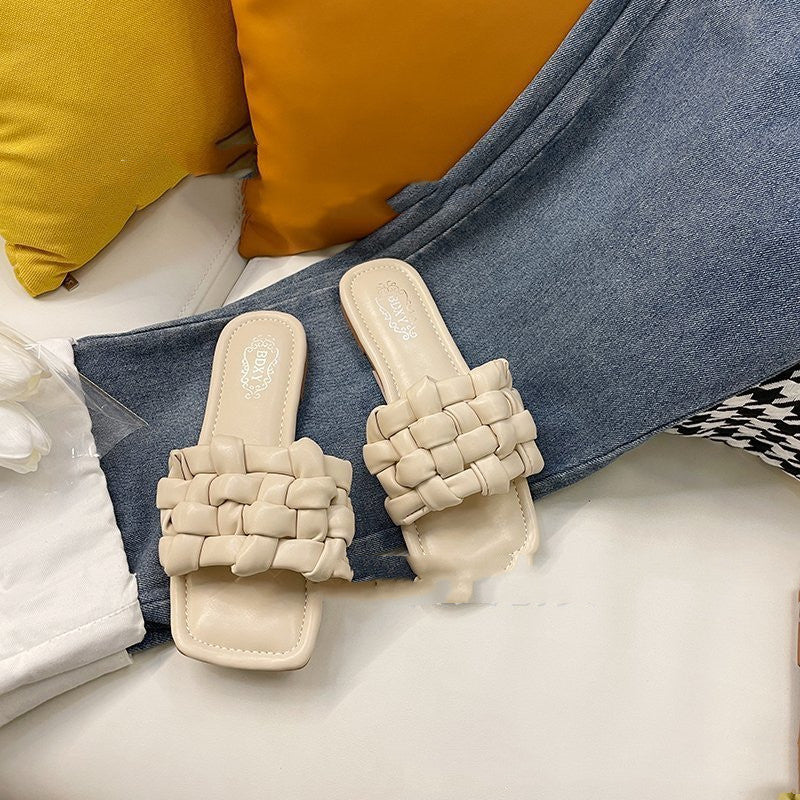 Casual And Comfortable Flat-bottomed Fashion Sandals And Slippers Stand Alone Large Size Sandals And Slippers