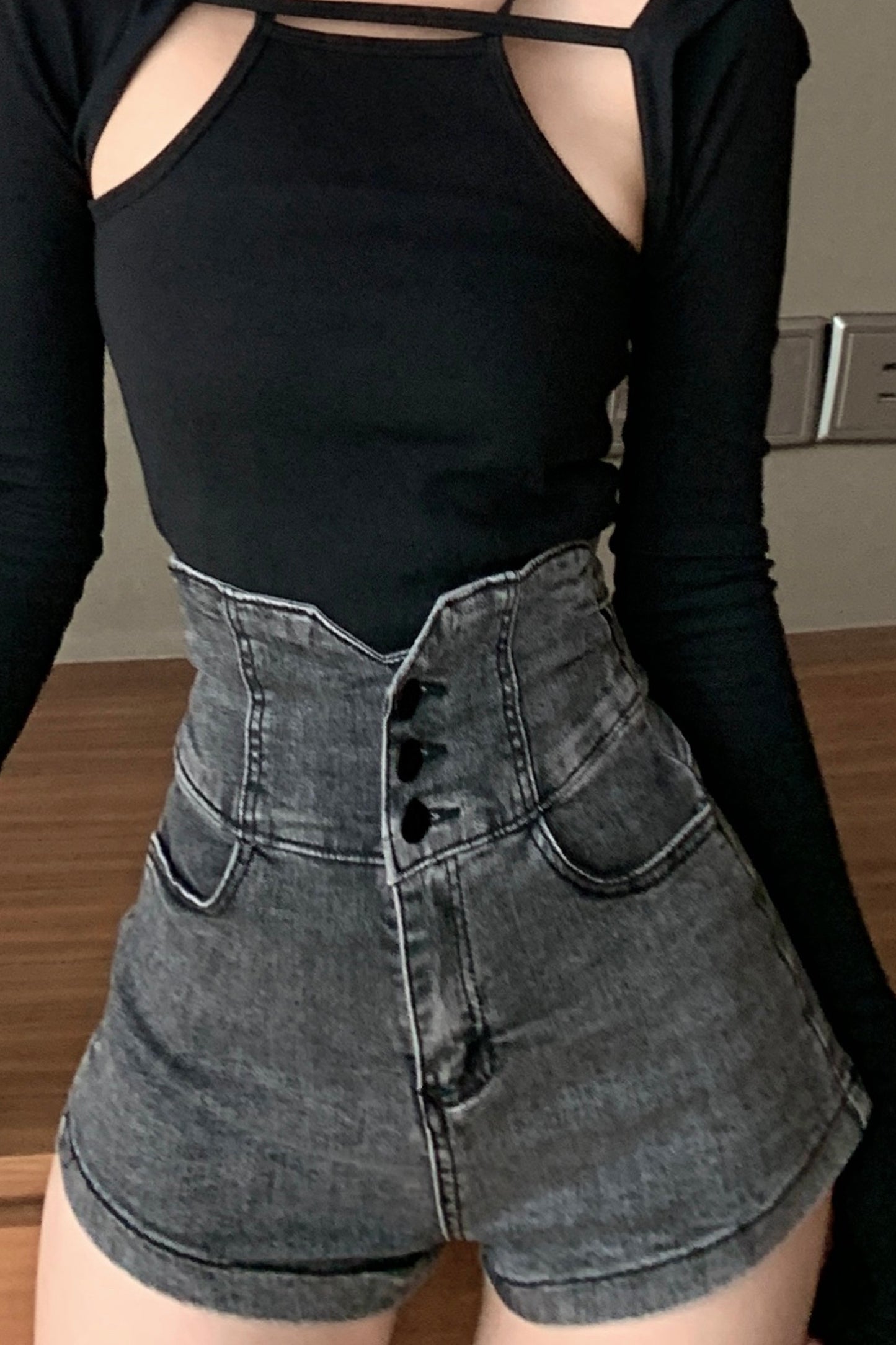 Korean Design Sense Gray High Waist Denim Shorts High Waist Temperament