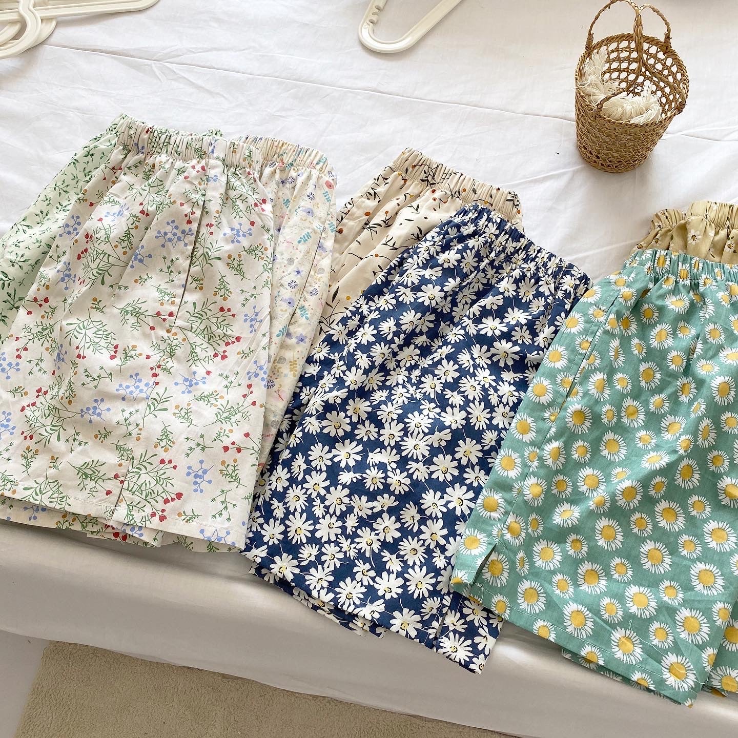 Home Shorts Pajama Pants Daisy Small Floral