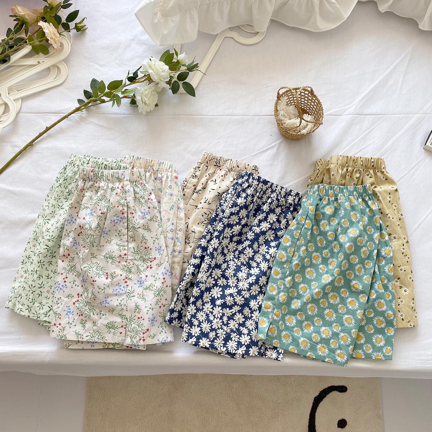 Home Shorts Pajama Pants Daisy Small Floral