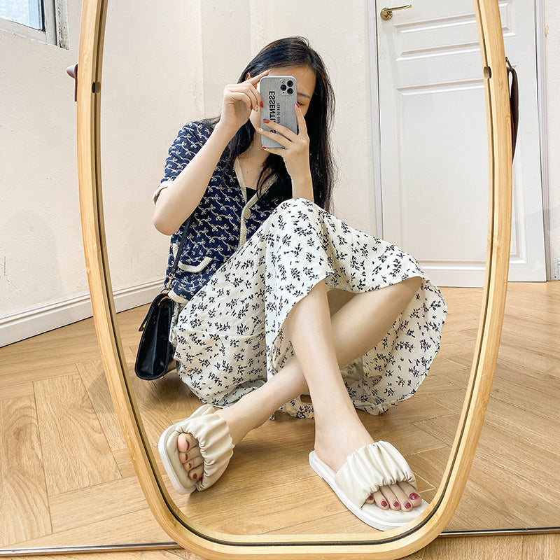 Soft Bottom Comfortable Flat Bottom Fashion Rivet Beach Slippers