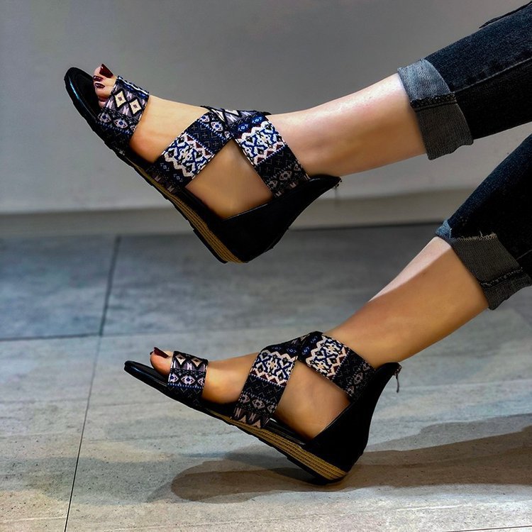 Beach Flat Shoes With Bohemian Ethnic Style By The Sea