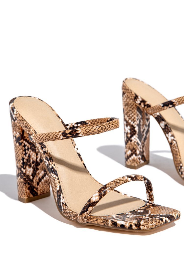 One-word Women's High-heeled Shoes With Thick Heel And  Toe Color