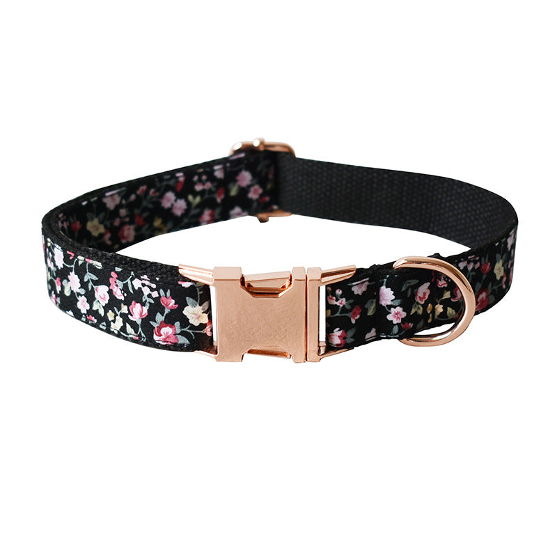 Snor til hund og kat, sort blomst