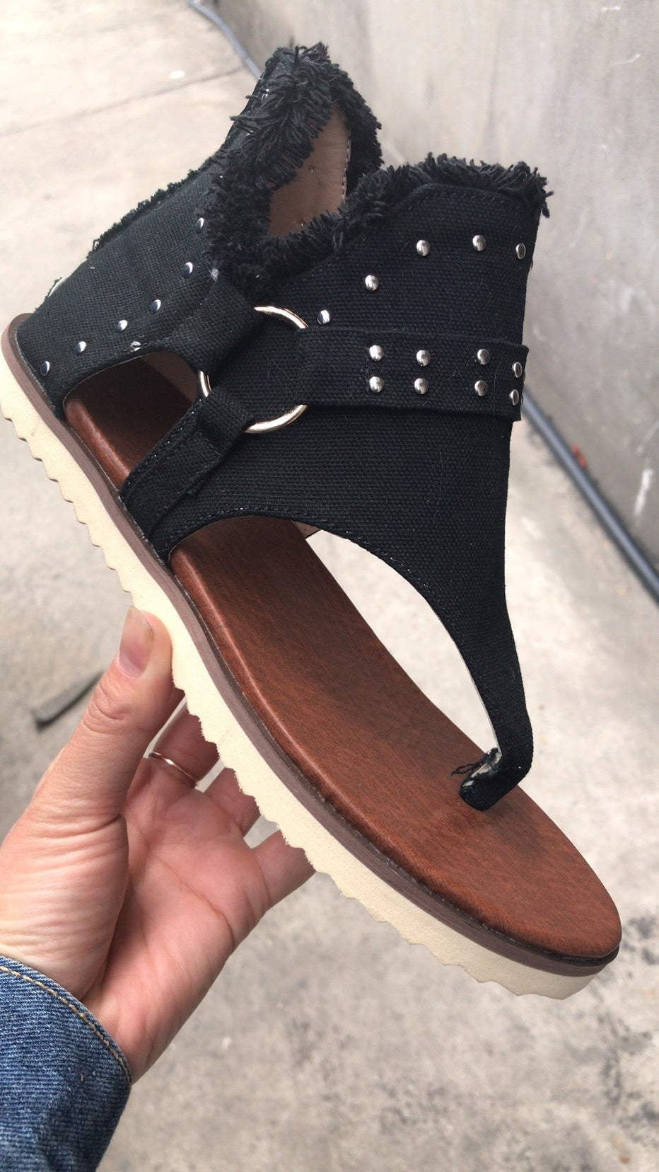 Metal Stud Flip-flop Roman Sandals