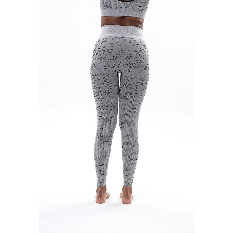 Seamless Motion Fitness Nine Point Yoga Pants