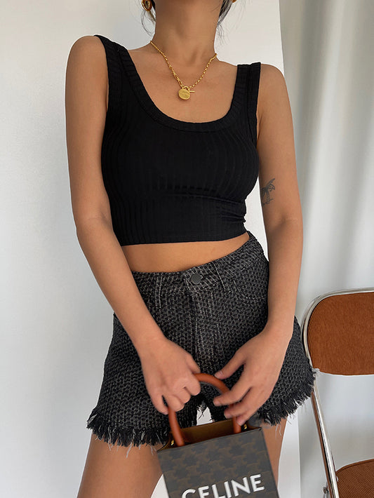 High-waisted Skinny Hot Girl With Frayed Hot Pants Retro