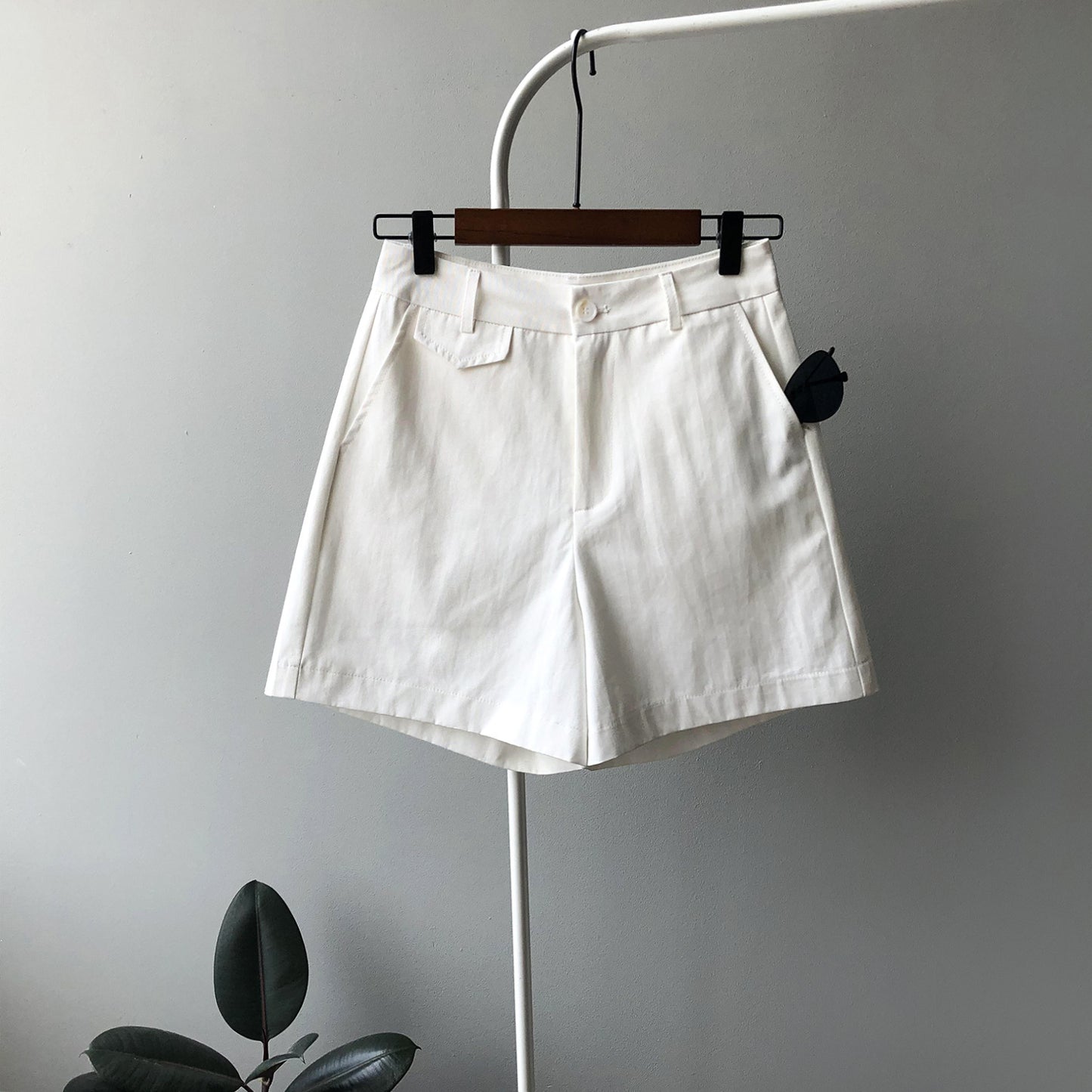 Summer New Style High Waist Slim Temperament Casual Commuter Shorts Women