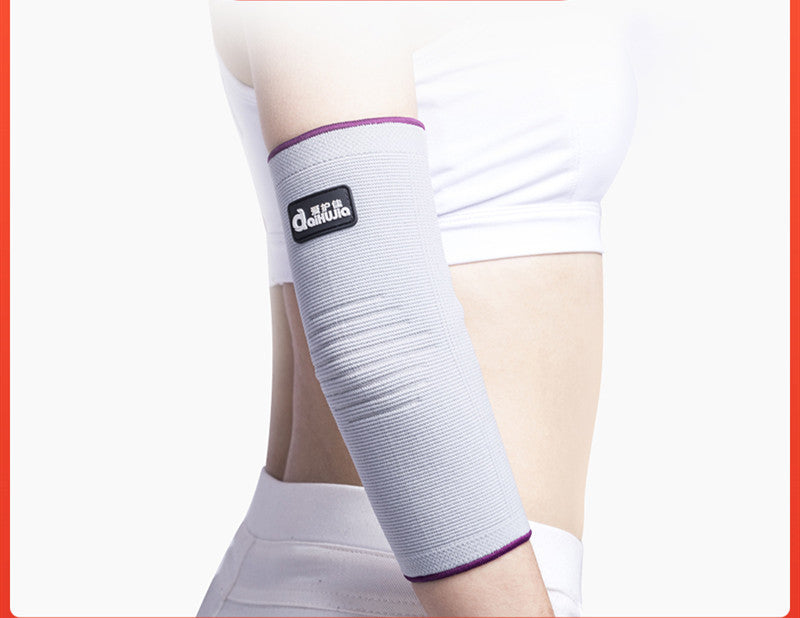 Hand Sprained Wrist Joint Pain Straining Cyst Sheath Female