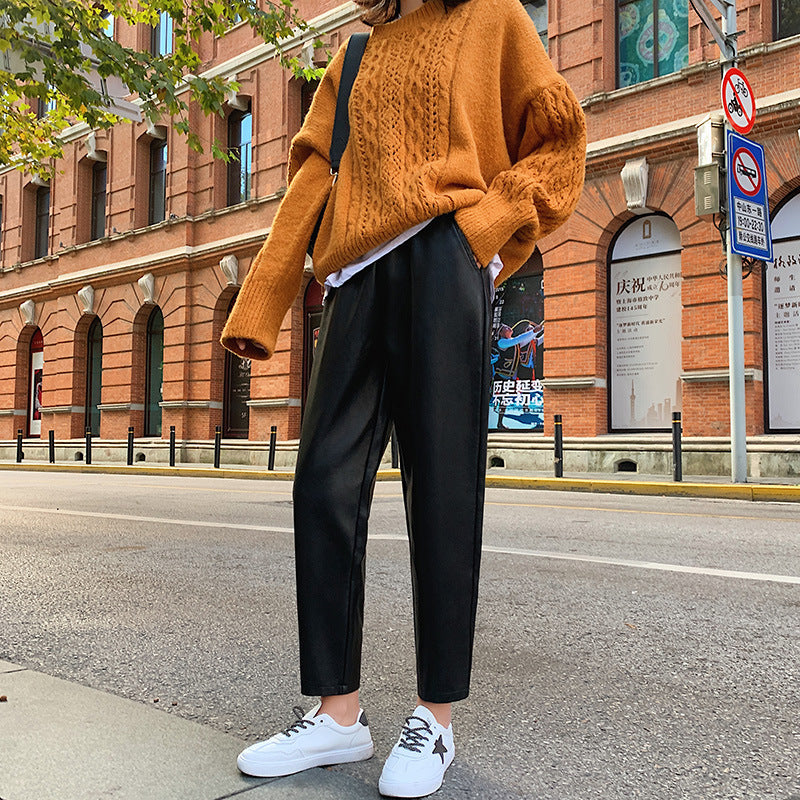 Loose small feet carrot pants