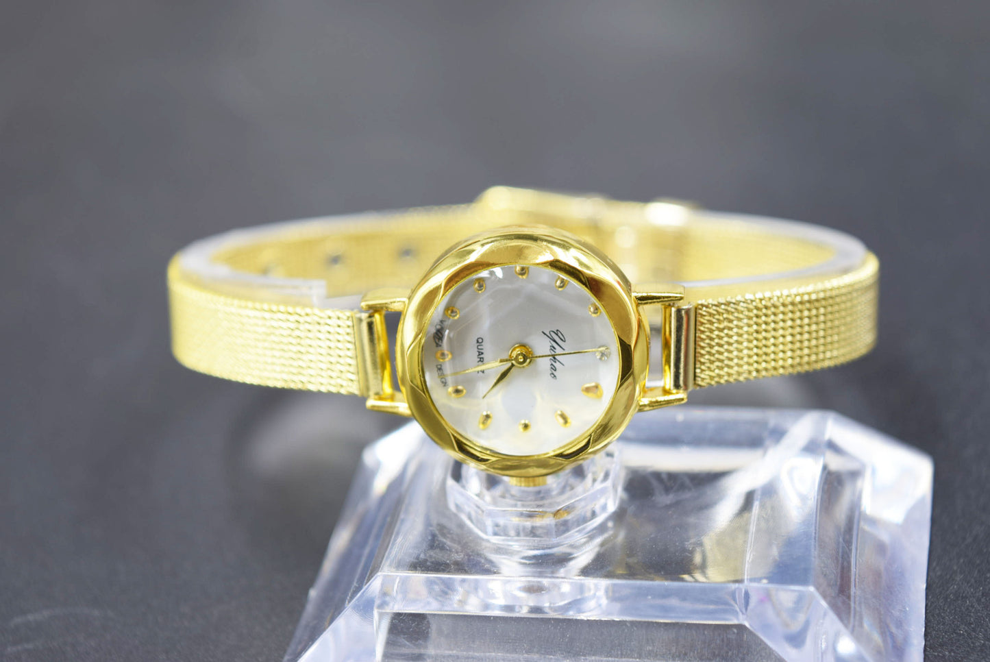 Small dial fine mesh with student quartz watch
