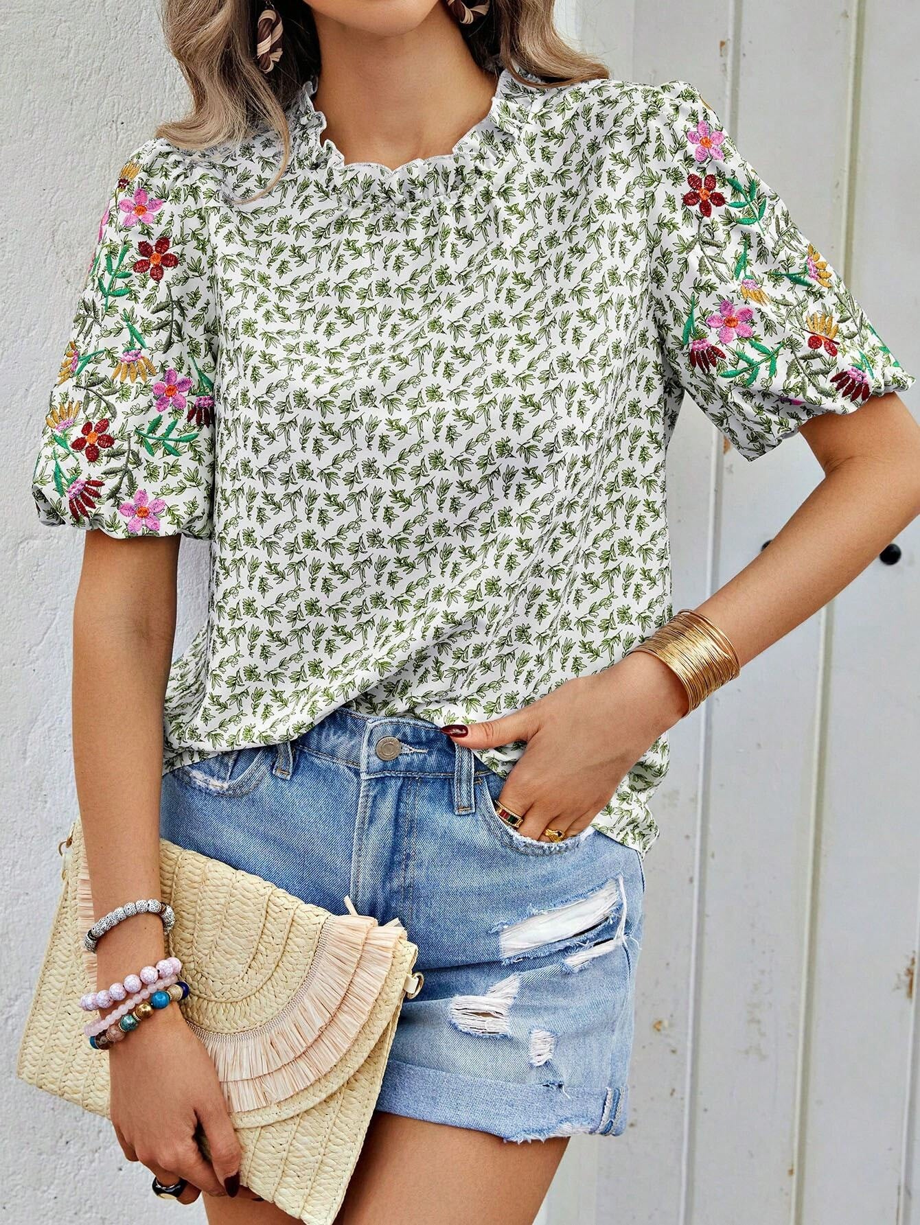 Embroidered Printed Buckle Wave Turtleneck Short Color Matching Top