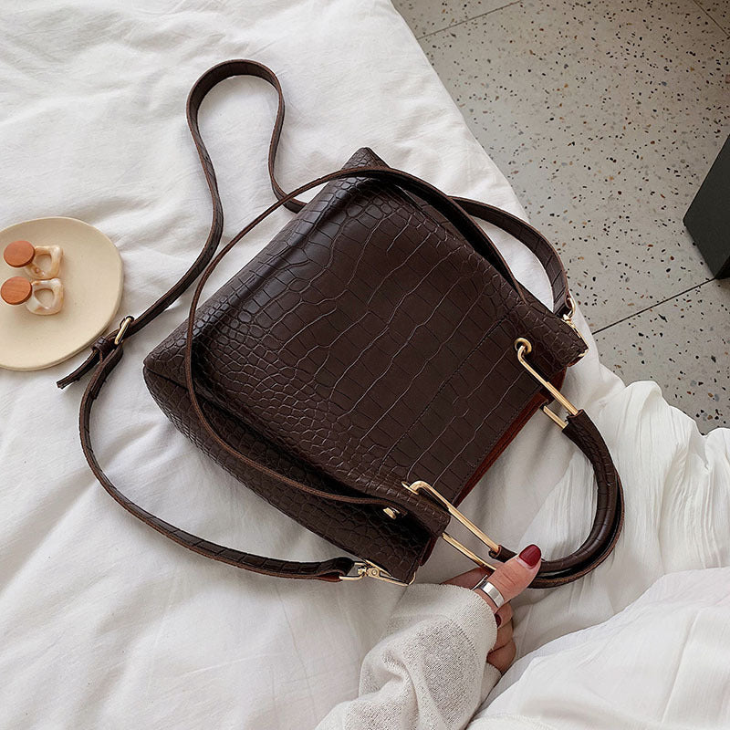 Personalized retro fashion bucket bag