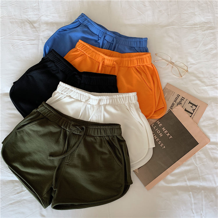 Ensfarvede vilde højtaljede afslappede hotpants