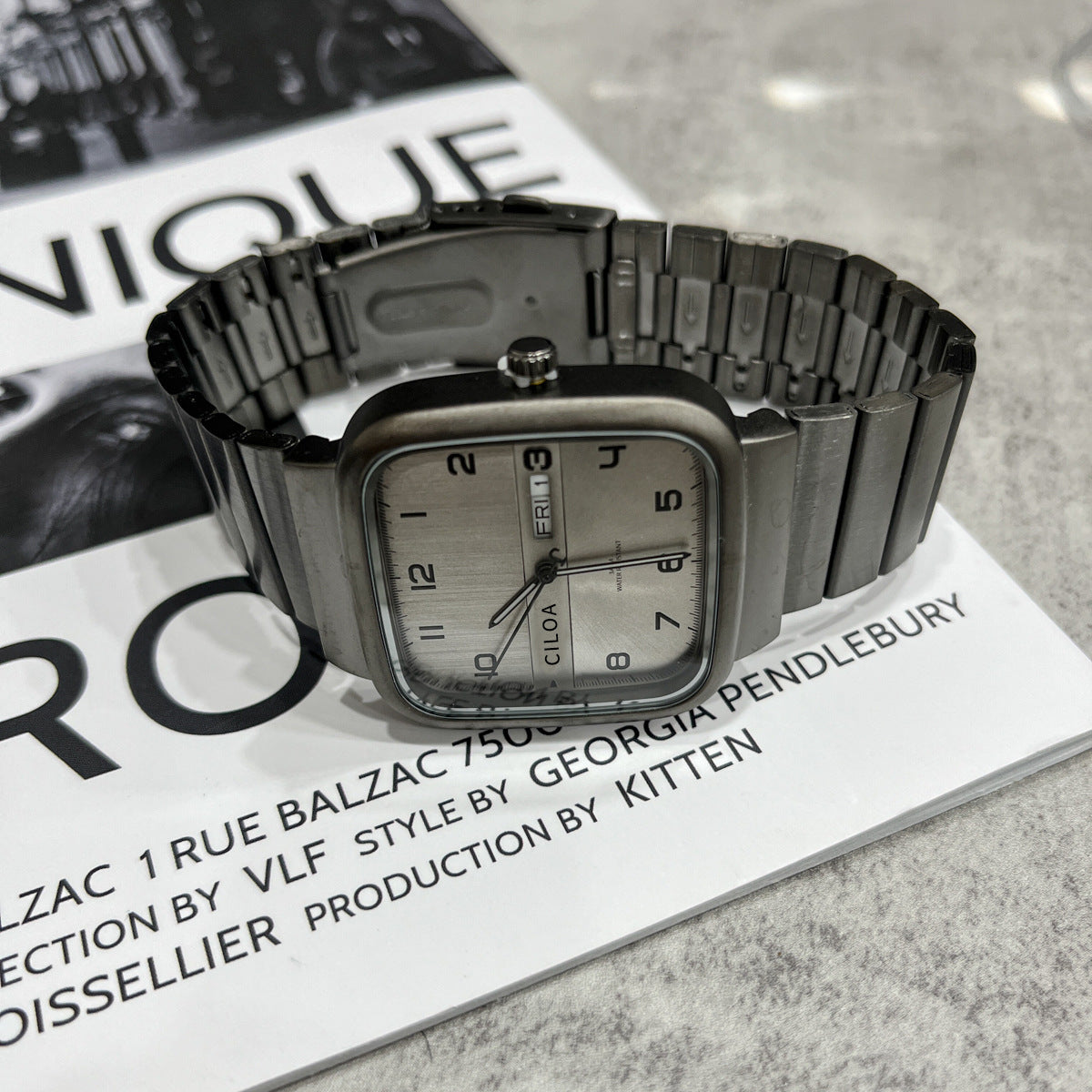 Mechanical-style Watch And Student-friendly Design Conceptual Hole Detail For Men