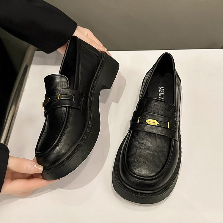 Soft Bottom Soft Surface Small Leather Shoes
