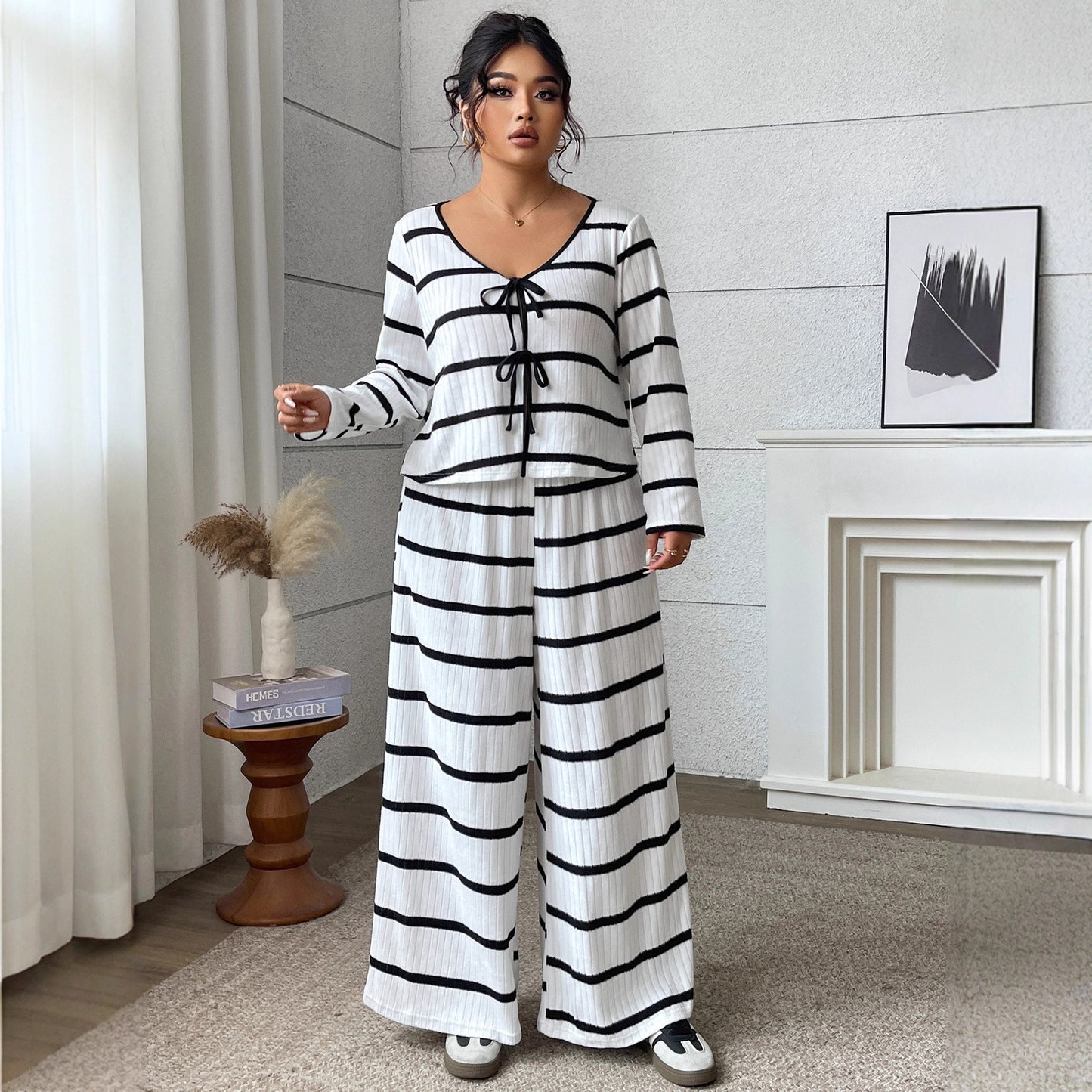 Striped Top With Tie Details Paired With Casual Loose-fitting Plus-size Wide-leg Pants