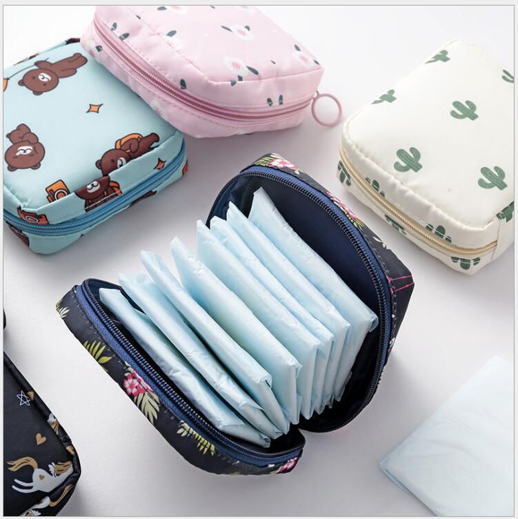 The New Travel Aunt Sanitary Napkin Storage Bag