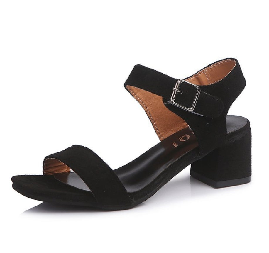Thick and suede fish mouth buckle sandals
