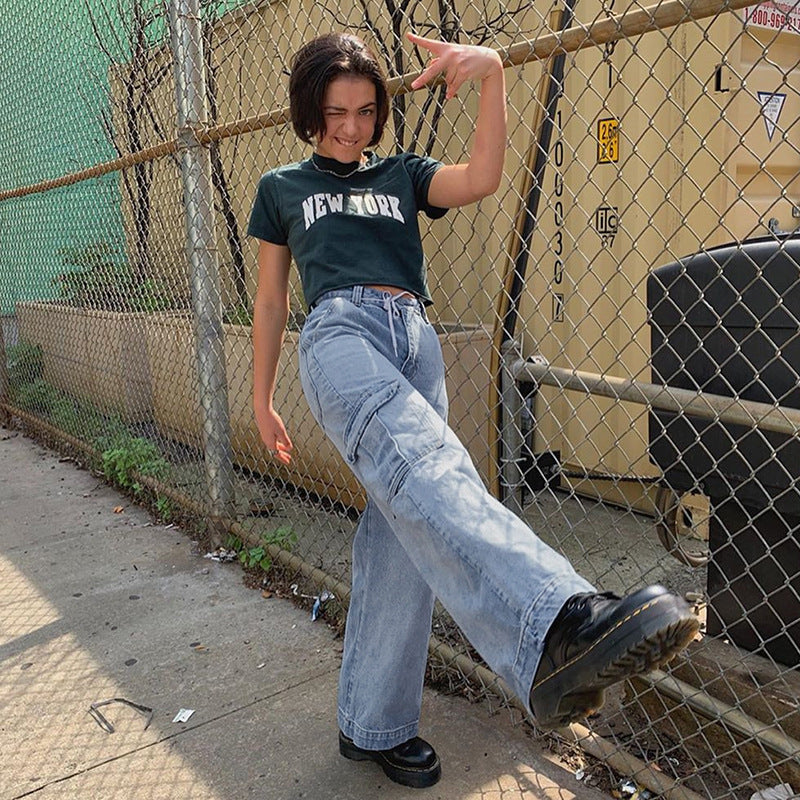 Straight trousers with high waist pockets