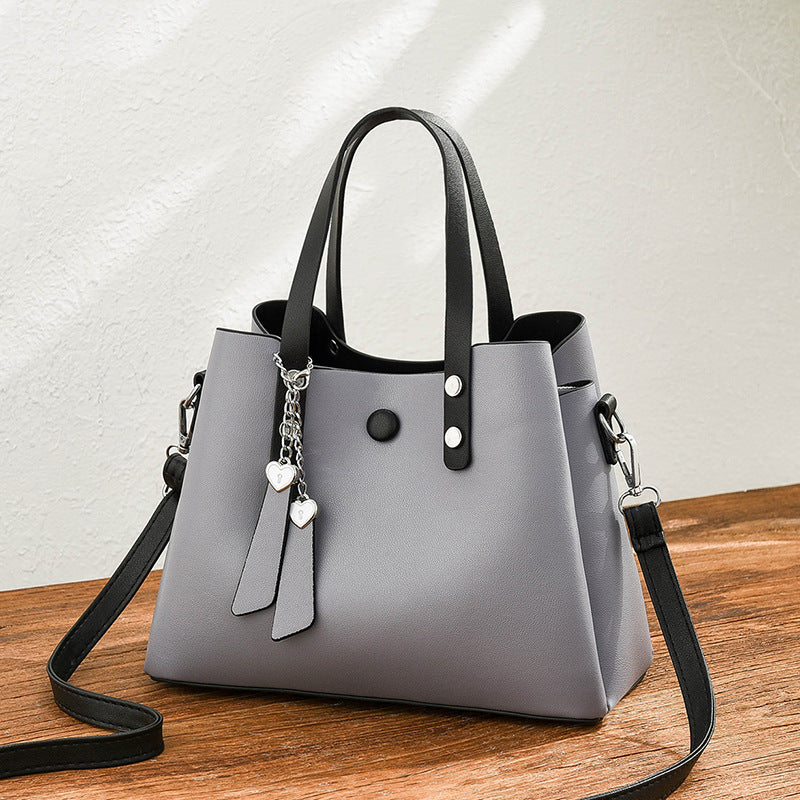 Fashionable versatile messenger bag