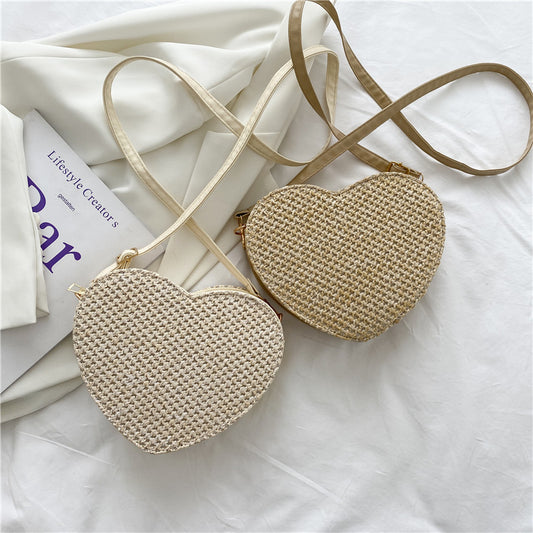 Western-style Love-shaped Straw Woven One-shoulder Diagonal Bag
