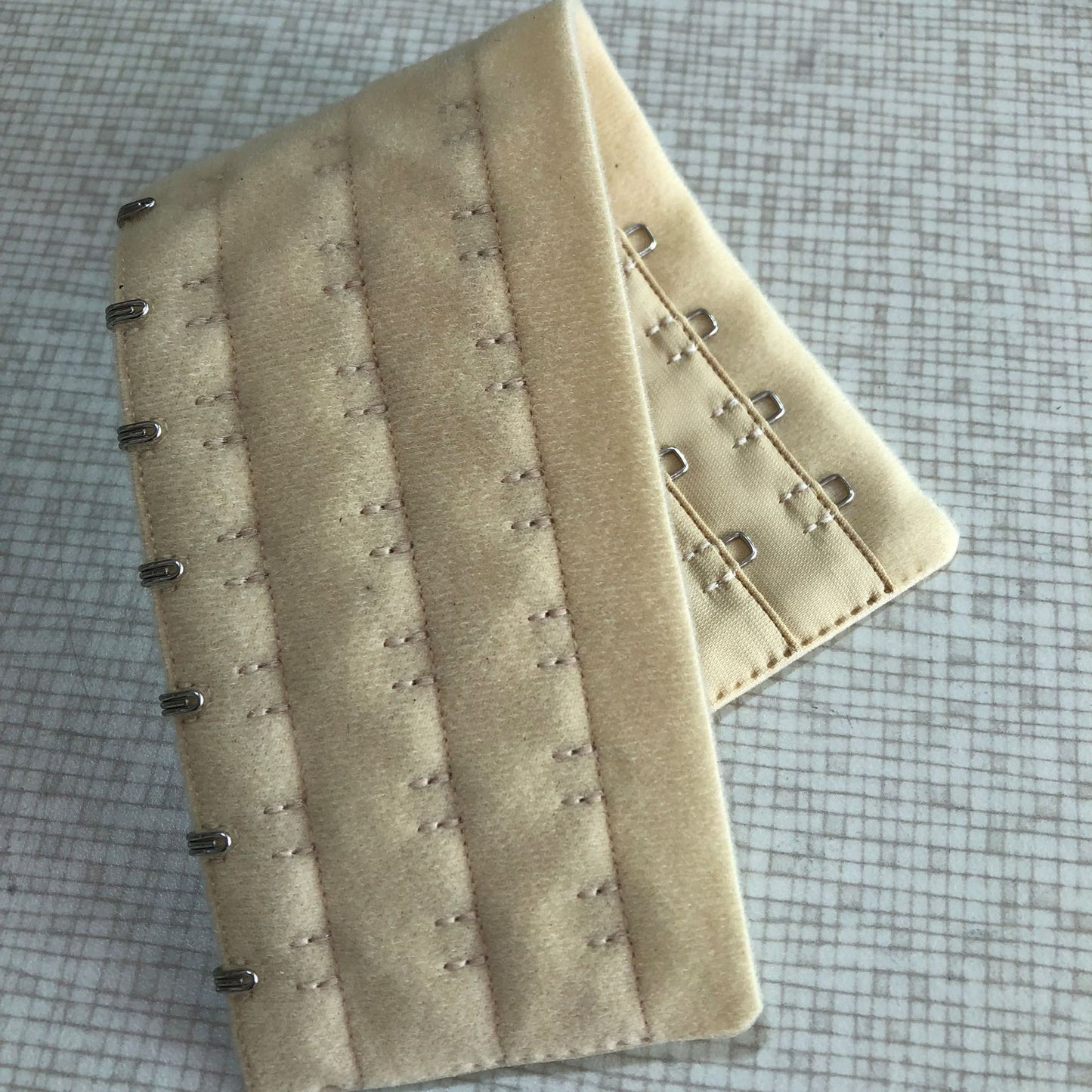 Natural rubber belt