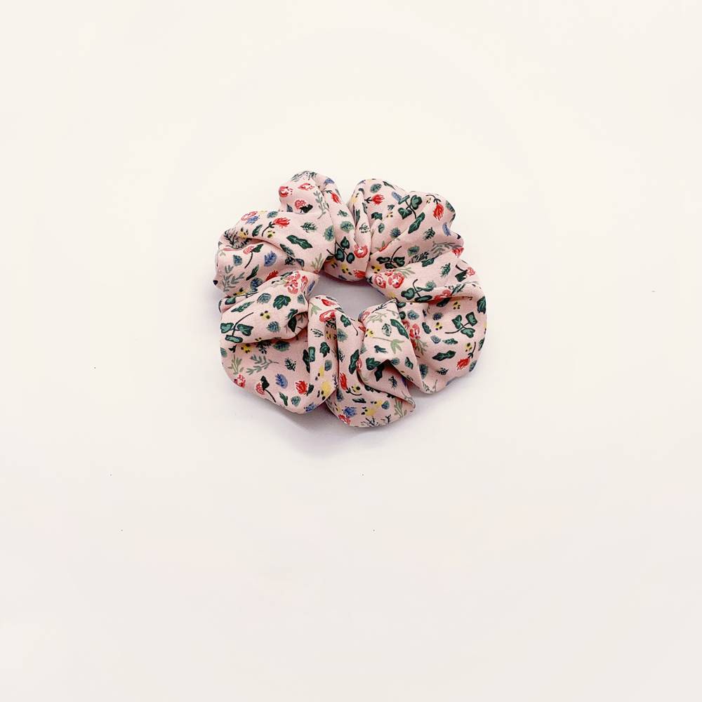 The wind is sweet and retro French floral hairpin