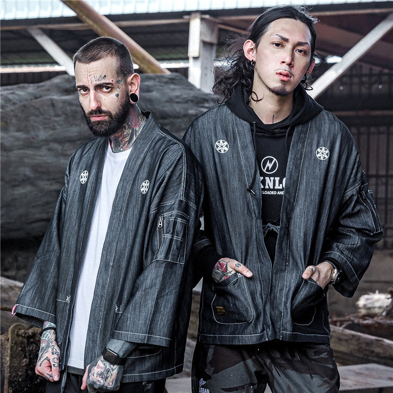 Japansk broderi og vindkåbe