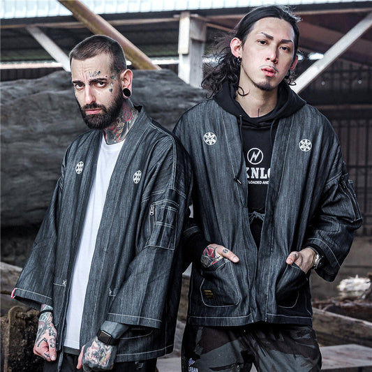 Japansk broderi og vindkåbe