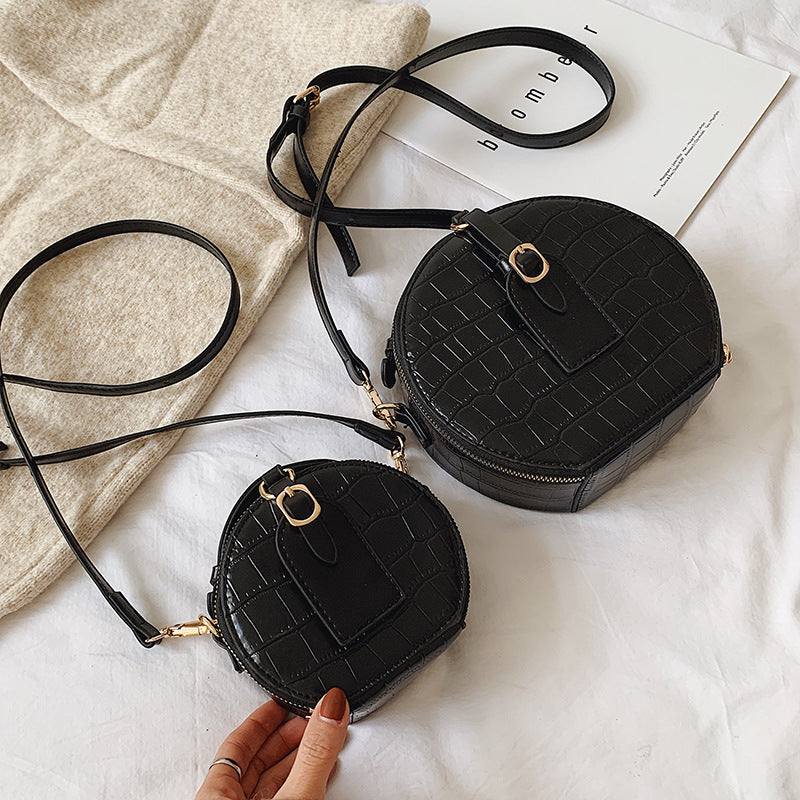 Wild small round bag
