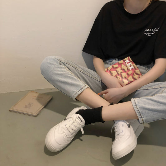 Small white shoes canvas shoes