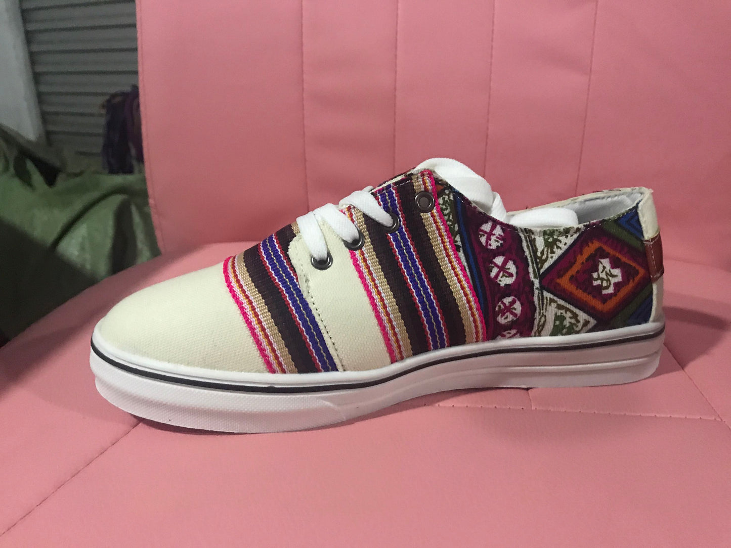 Ethnic style sports couple board shoes