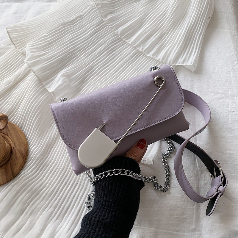 Niche chain belt bag