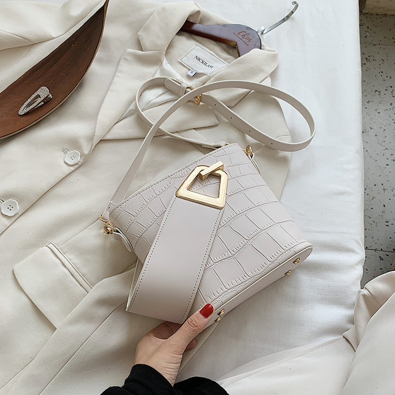 Design Of New Style Messenger Bag