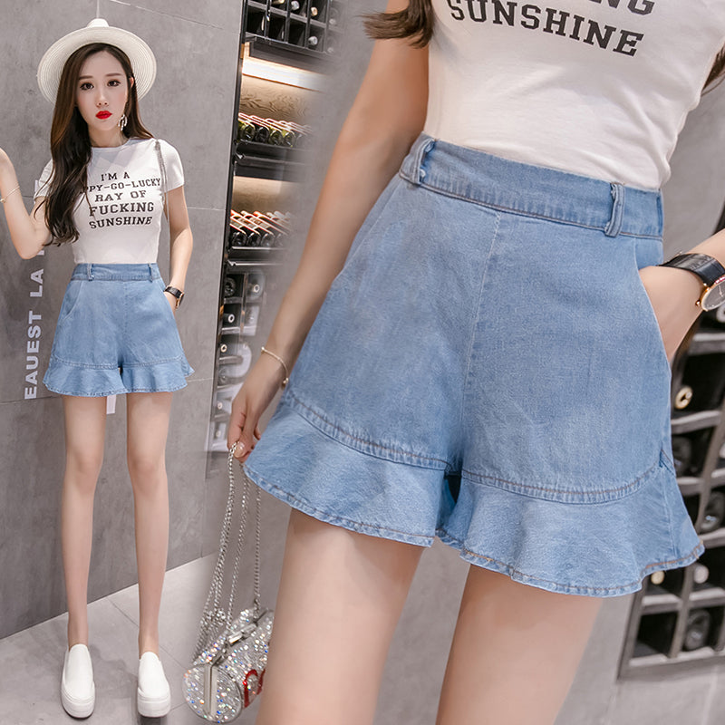 Denim shorts with elastic waist