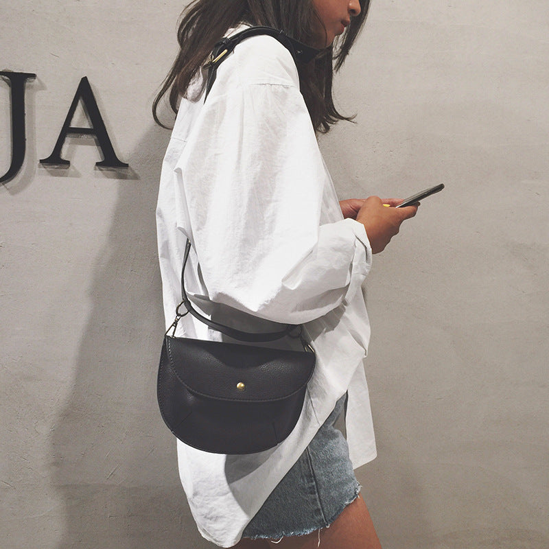 Literary and casual shoulder bag
