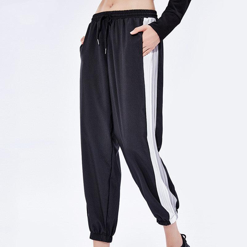Contrast-crushing sweatpants