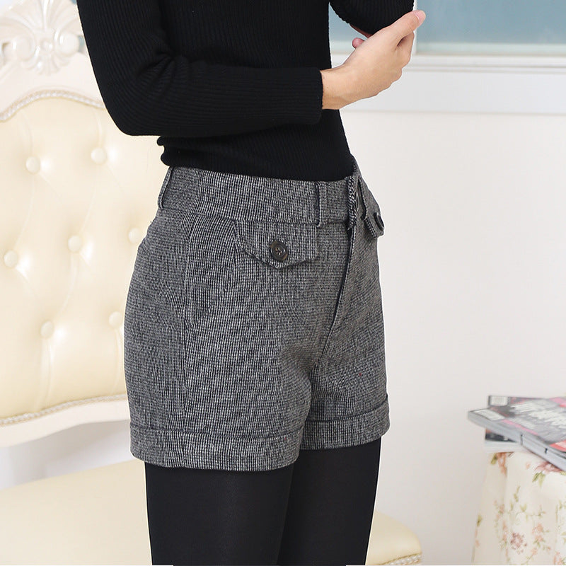 Ladies thick plaid suit casual woolen shorts