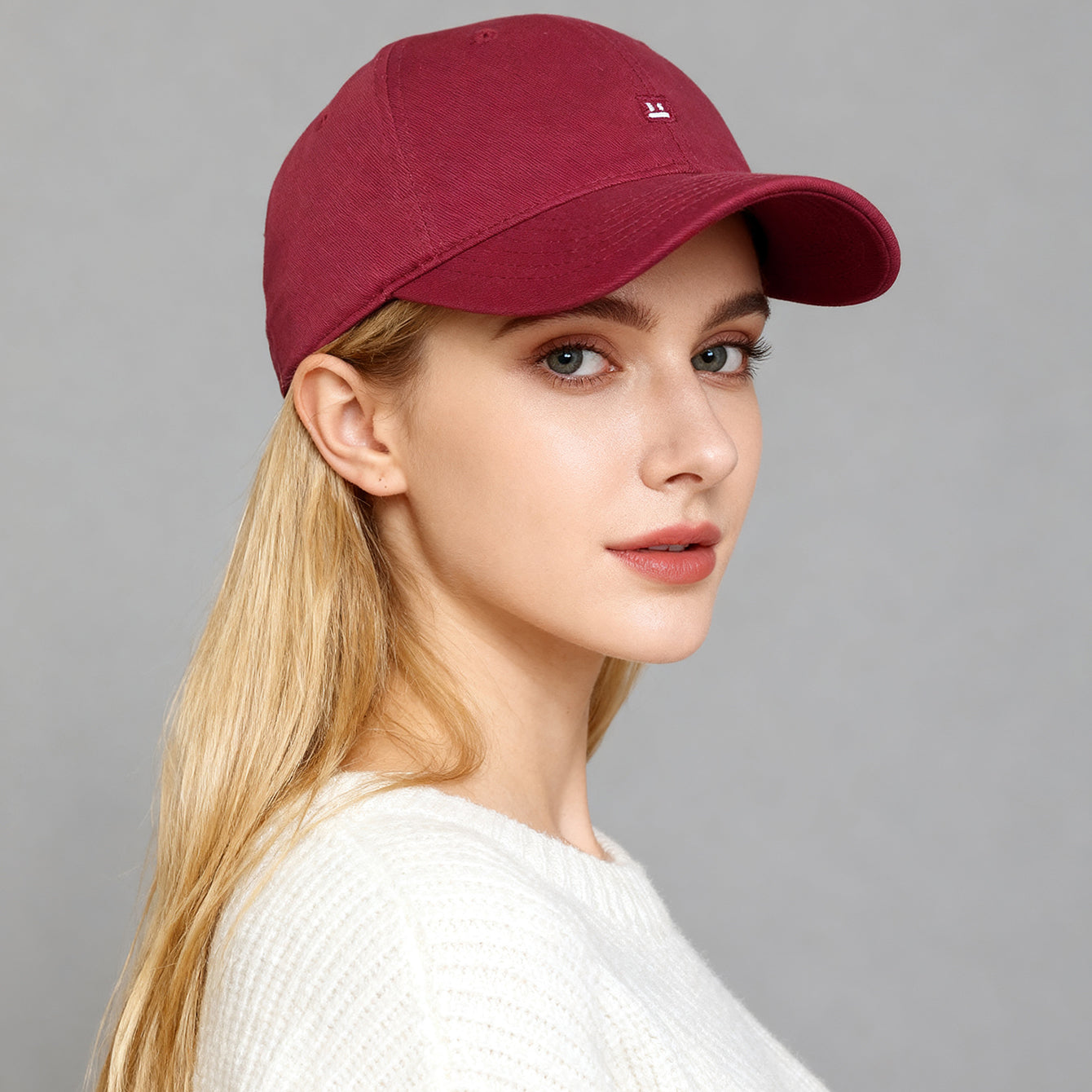 Solid-color Embroidered Smiling Face Baseball Cap For Daily Commuting, Sun Protection While Traveling, And Photography Purposes.