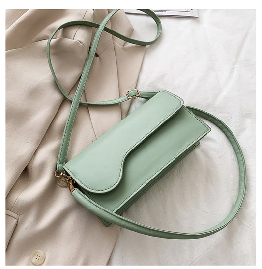 Simple and versatile small shoulder bag