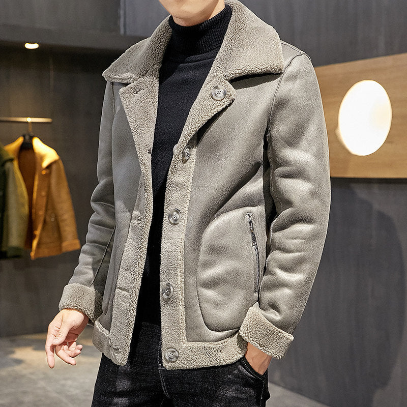 Wear a lamb fur coat on both sides