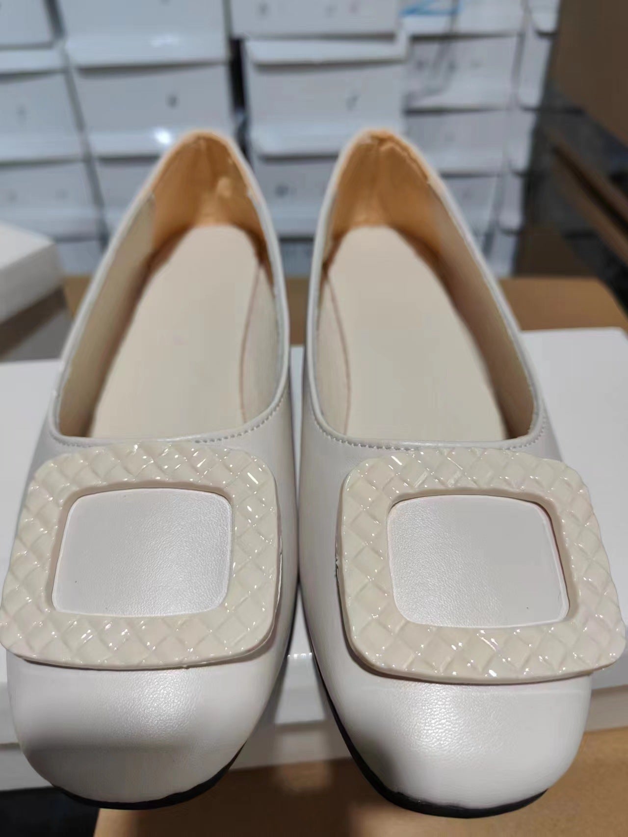 Nye afslappede enkle slip-on sko med firkantet spænde, mellem og lav hæl