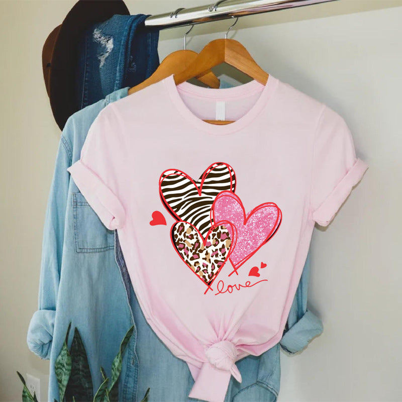 Leopard-Print Heart-Shaped Valentines Day Design, Loose-Fit, Fashionable, Casual Short-Sleeve Top