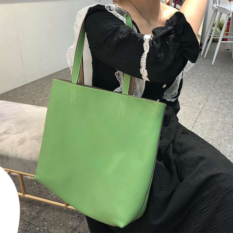 Tosidet Skuldertaske i Koskind med Stor Kapacitet