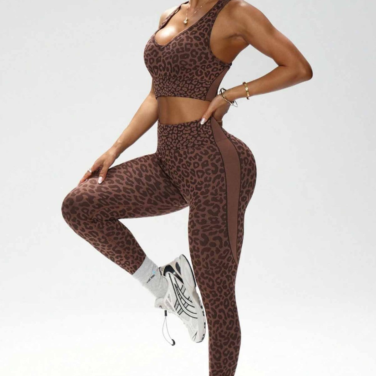Leopard-Print Seamless Yoga Bra And Peach-Butt Leggings Set