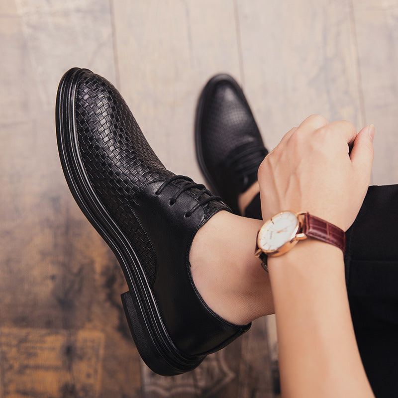 Pointed business shoes
