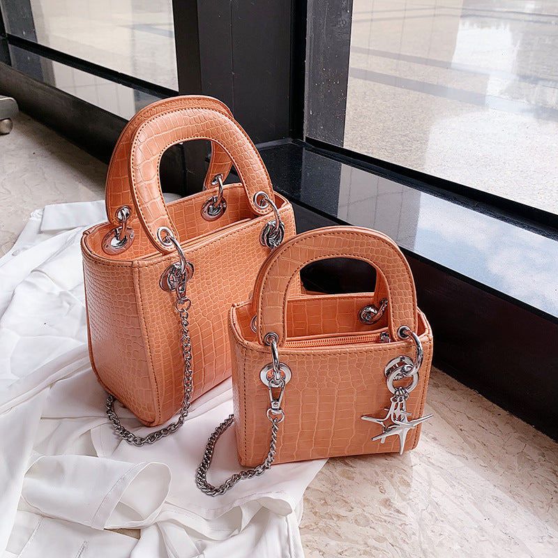 Fashion all-match portable chain shoulder messenger bag