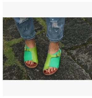 Toe colorblock flat sandals
