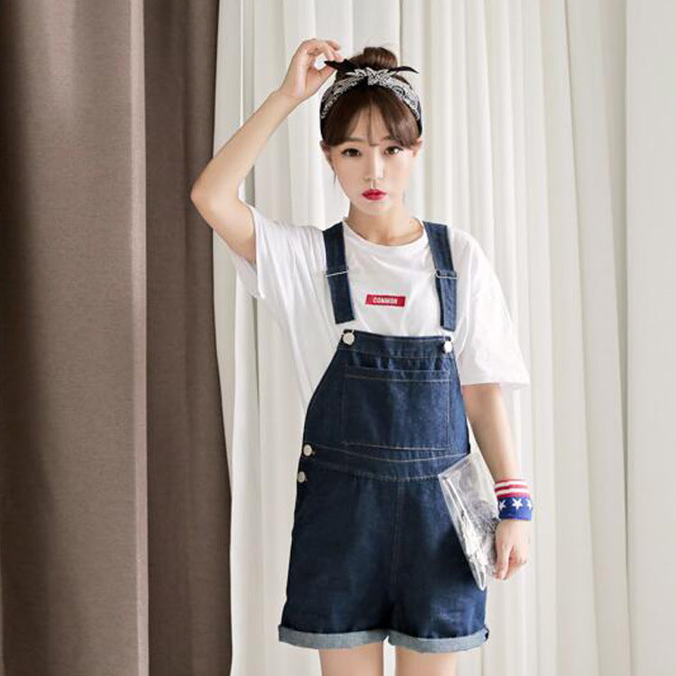 Oversized women's suspender jeans